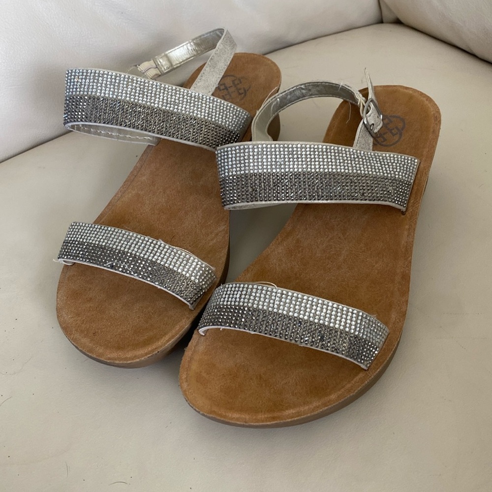 Sandals/ wedge silver/ white and grey size 9